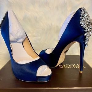 Badgley Mischka Kiara Classic Peep Toe Pumps NWT